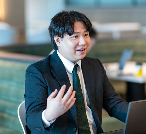 [写真] 社員インタビュー(1)