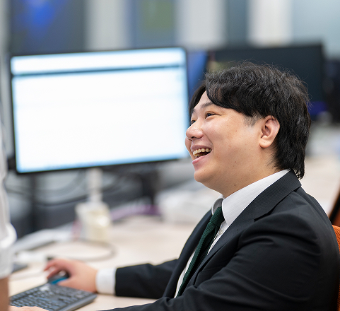 [写真] 社員インタビュー(2)