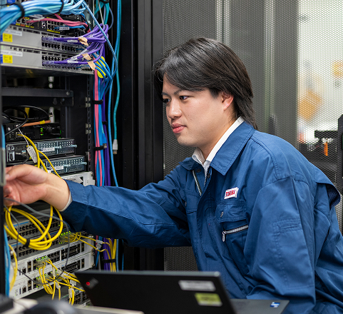 [写真] 社員インタビュー(2)
