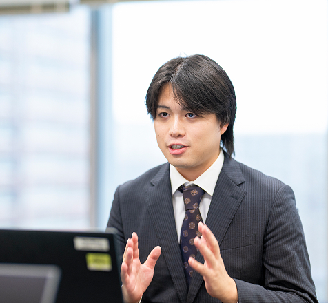 [写真] 社員インタビュー(4)
